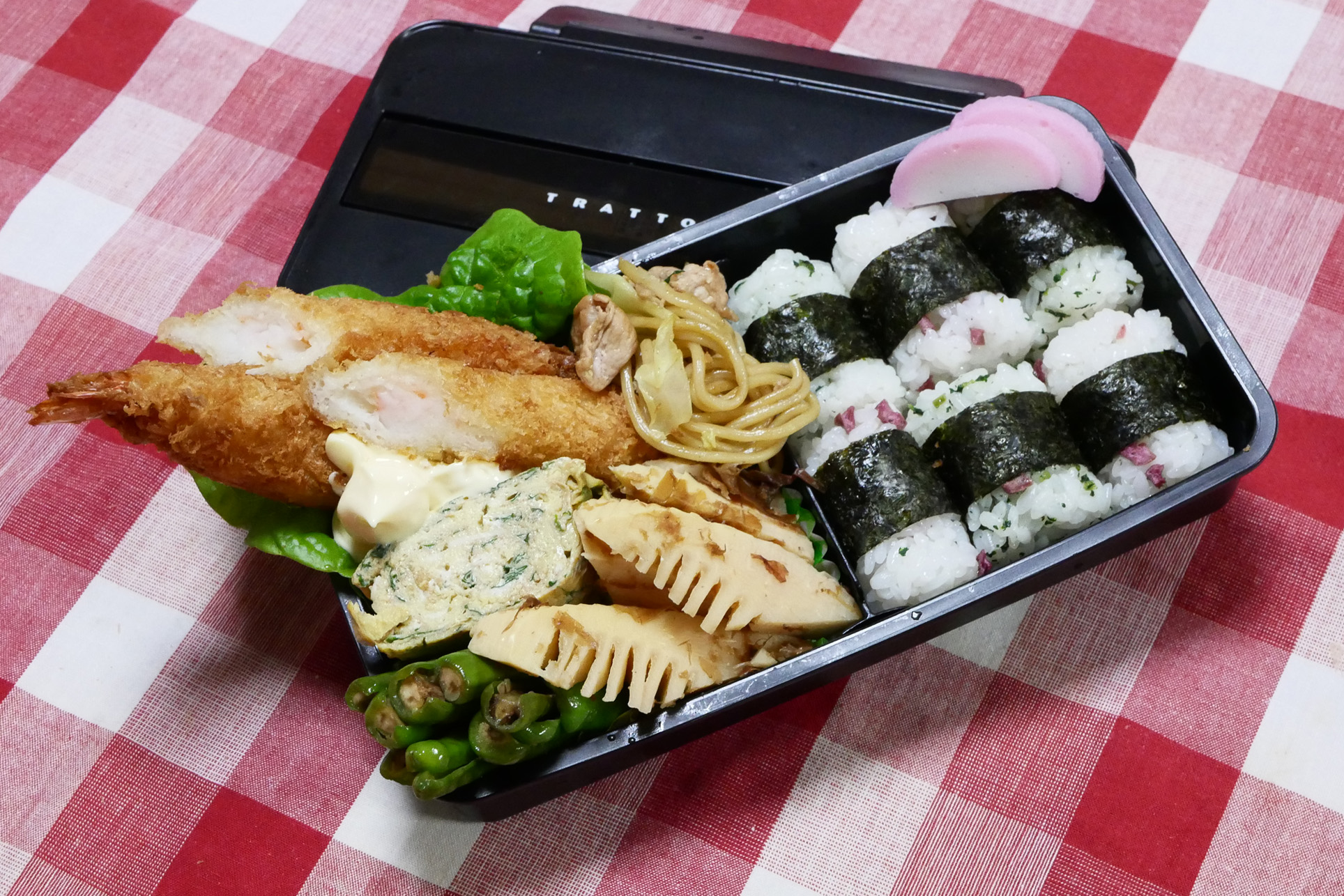 春のエビフライ弁当