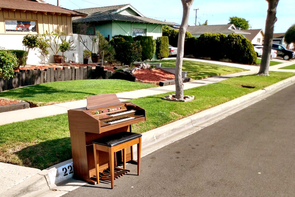 The organ is on the roadside in Carson city LA California