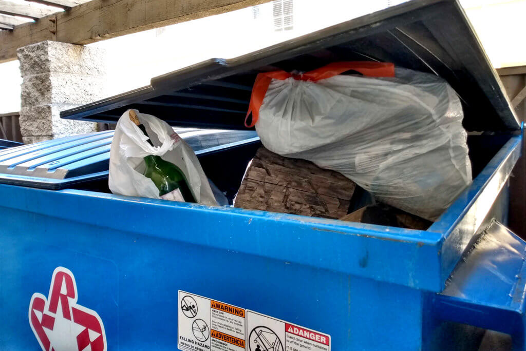 Mixed Garbage bin in Los Angeles California