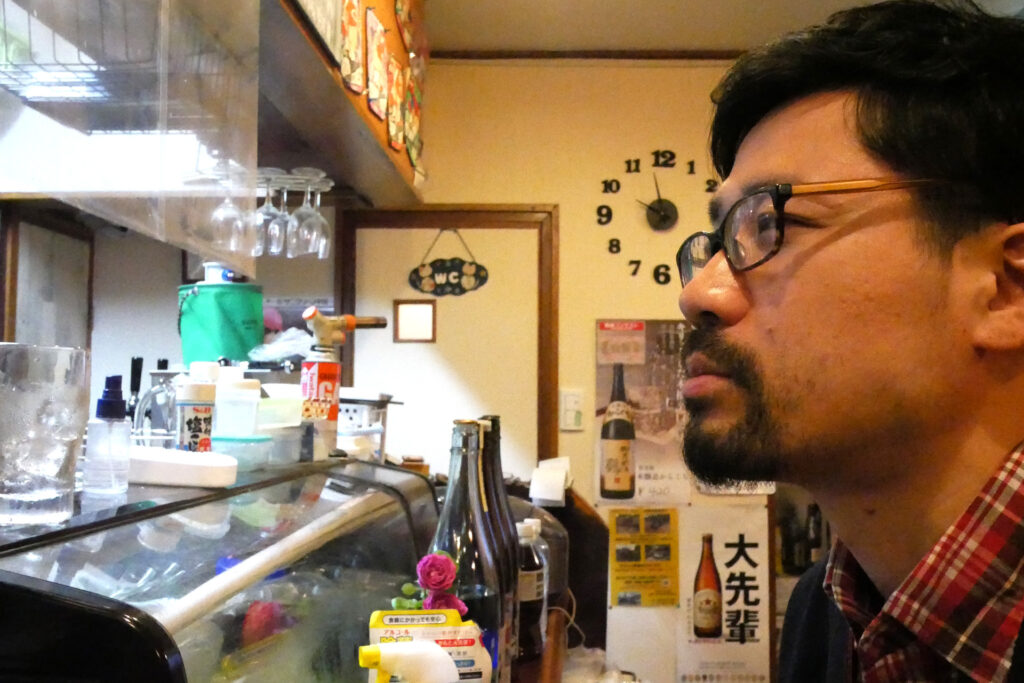 Tomoni Shintaku at izakaya(Japanese style bar) in Hiroshima Japan