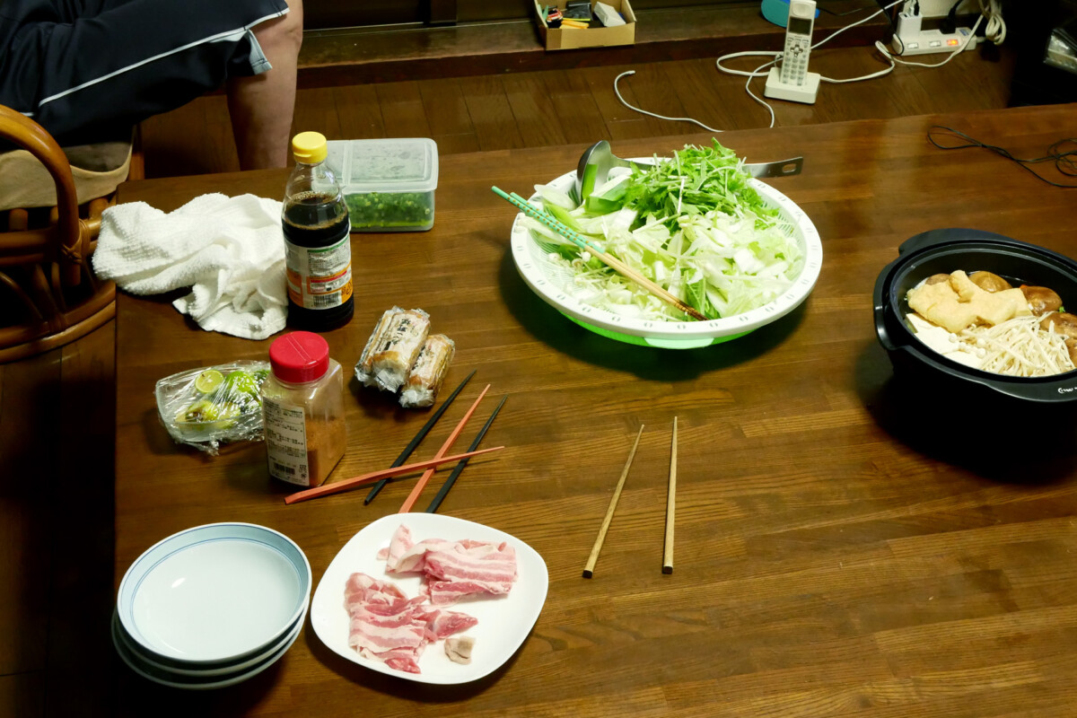 Mizutaki dishes Mizutaki hot pot on the wooden table