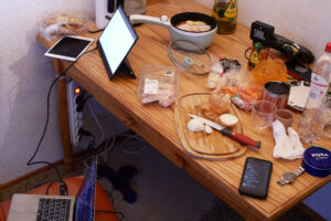 Cooking on the web design working desk in the personal room