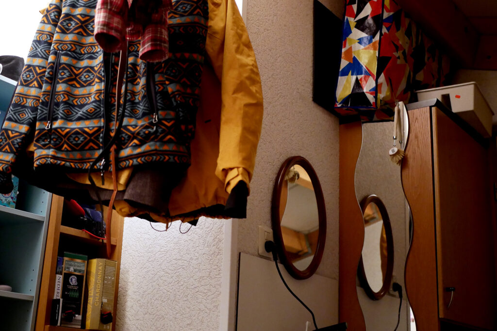 My room which hanged jackets, mirrors