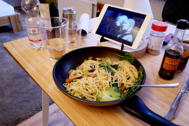 Spaghetti in the just pan on the table