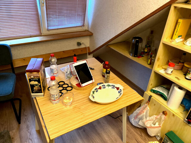 empty dish on the wooden table, this is my easy life in the Netherlands