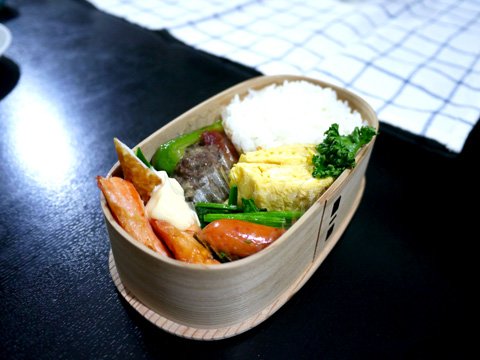 BENTOという哲学または生き方、日本の伝統文化である弁当をモチーフとした作品の写真素材撮影