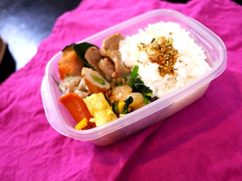 BENTOという哲学または生き方、日本の伝統文化である弁当をモチーフとした作品の写真素材撮影