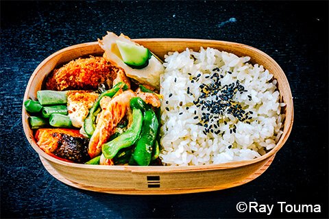 BENTOという哲学または生き方、日本の伝統文化である弁当をモチーフとした作品の写真素材撮影