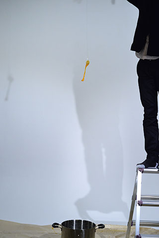 牛丼の滝/カップヌードルの滝の写真素材撮影