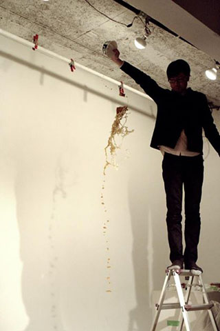 牛丼の滝/カップヌードルの滝の写真素材撮影