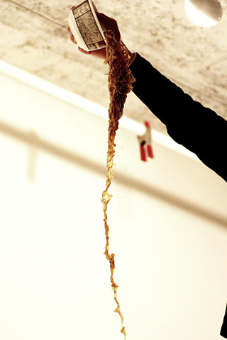 牛丼の滝/カップヌードルの滝の写真素材撮影