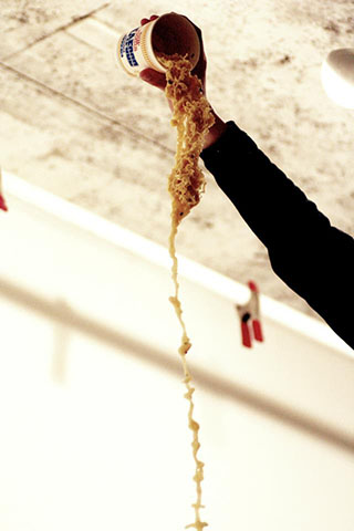 牛丼の滝/カップヌードルの滝の写真素材撮影