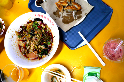 Double Flag日本とシンガポールの歴史的関係性をテーマとした作品の写真素材撮影