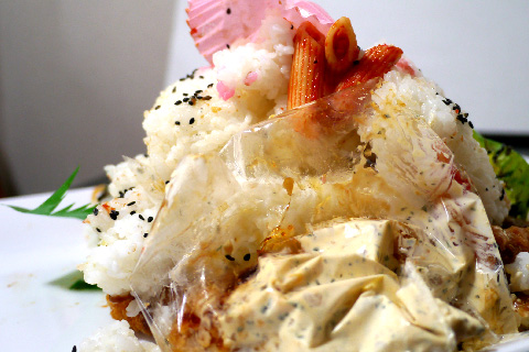 コンビニ弁当の山の写真素材撮影