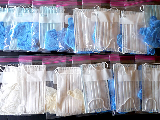 ONE BITE CHALLENGE AFTER CORONAVIRUS (COVID-19)の写真素材撮影、ホームレスの人々