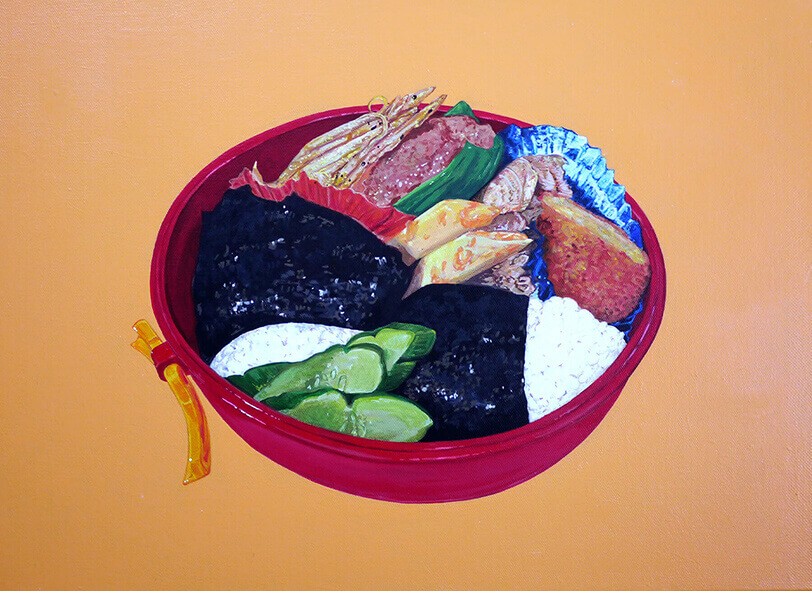 BENTO-May 2, 2016（熱量681kcal、蛋白質26.3g、脂質19.8g、炭水化物94.6g、塩分4.2g／原材料名：御飯（国産）、ピーマン肉詰、ポテトコロッケ、サバ塩焼、チーズかまぼこ、もやし、ぬか漬け（きゅうり）、海苔、カレー粉、しょうゆ、食塩、砂糖） 2016年 キャンバスにアクリル 33×45cm