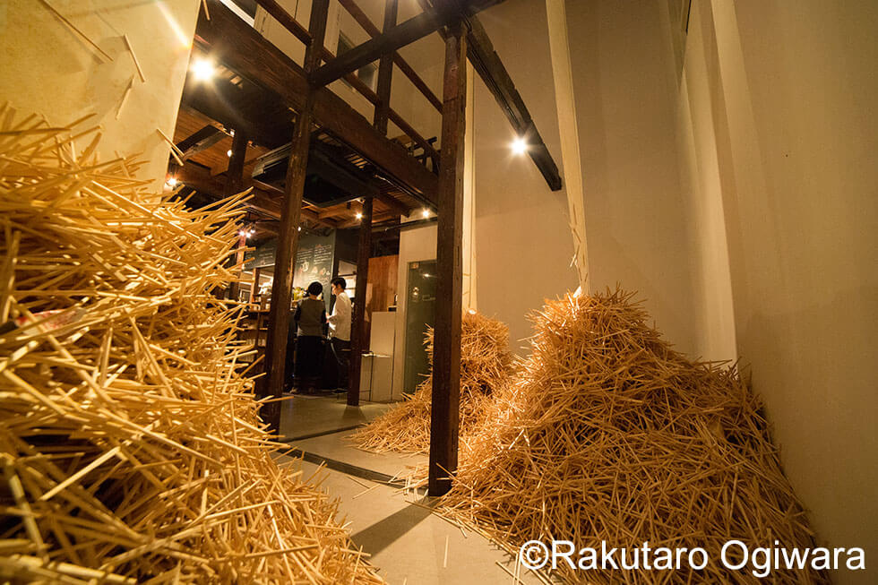 新宅睦仁個展「カップヌードルの滝」@HAGISOの展示風景