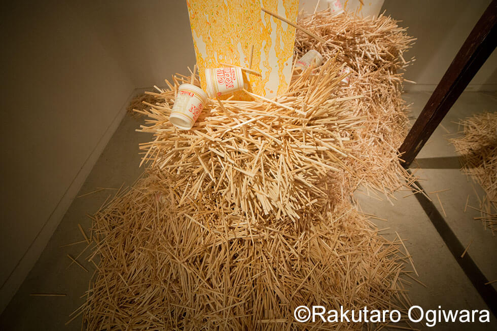 新宅睦仁個展「カップヌードルの滝」@HAGISOの展示風景