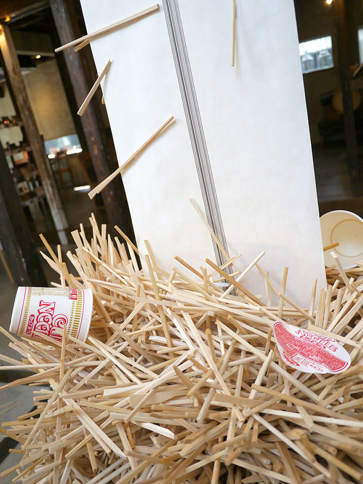 新宅睦仁個展「カップヌードルの滝」@HAGISOの展示風景