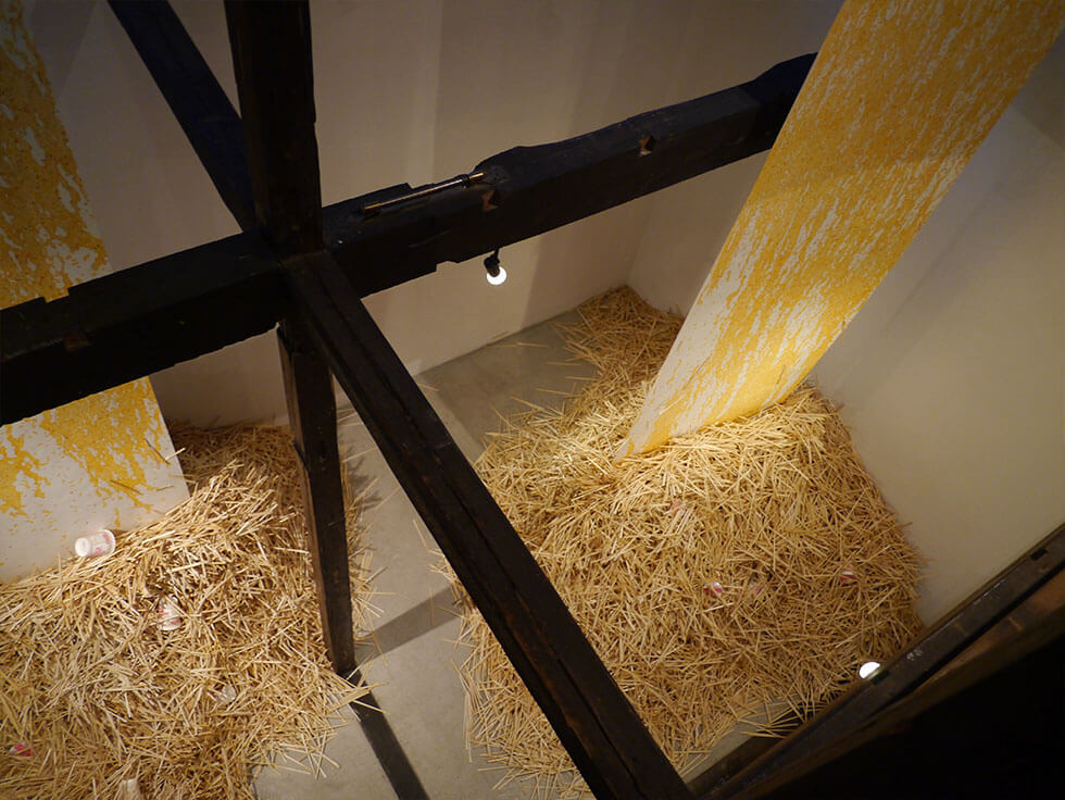 新宅睦仁個展「カップヌードルの滝」@HAGISOの展示風景