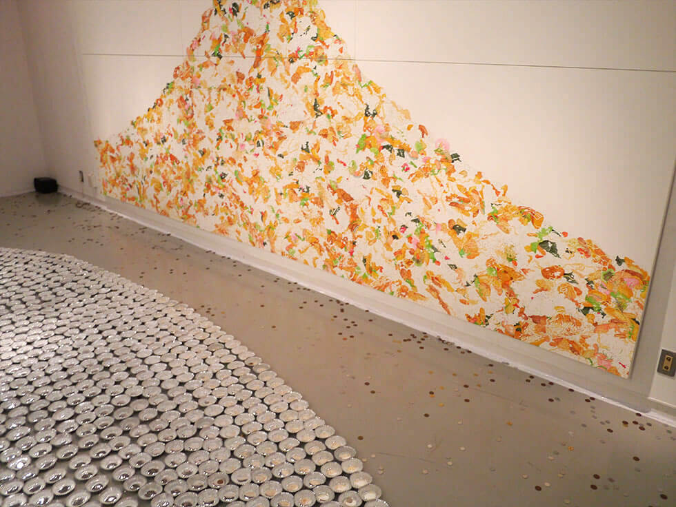 新宅睦仁個展「コンビニ弁当の山」@CCC(静岡市クリエーター支援センター)の展示風景