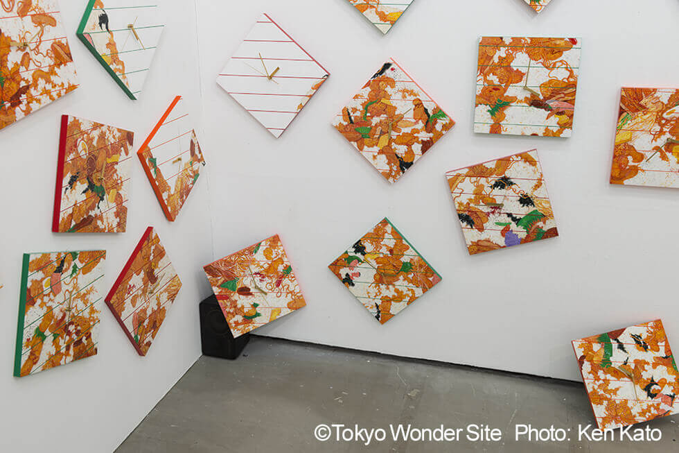 新宅睦仁個展「コンビニ弁当の山－Time is money.」@トーキョーワンダーサイト渋谷の展示風景