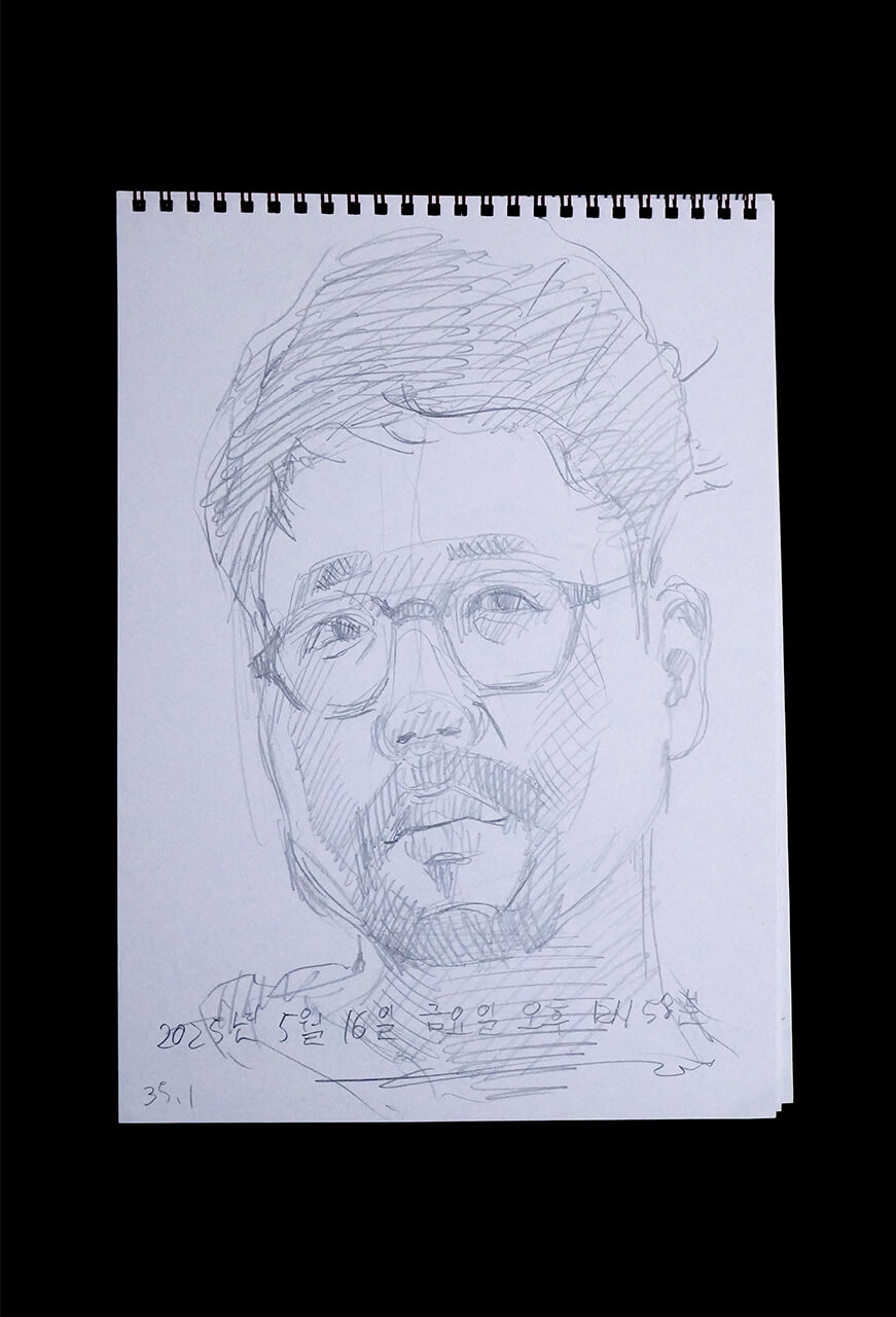 Contemporary artist SHINTAKU Tomoni's 2025/5/16 Self-portrait or pencil drawing